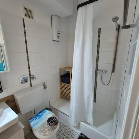 Naturblick Am Rothaarsteig Mit Terrasse & Gratis Pkw Parkplatz & Highspeed Internet Flatrate & Xxl Boxspringbett In 10 Minuten Bis Willingen Ideal Fuer Touristen Und Geschaeftsleute Mit Mwst-rechnung Daire